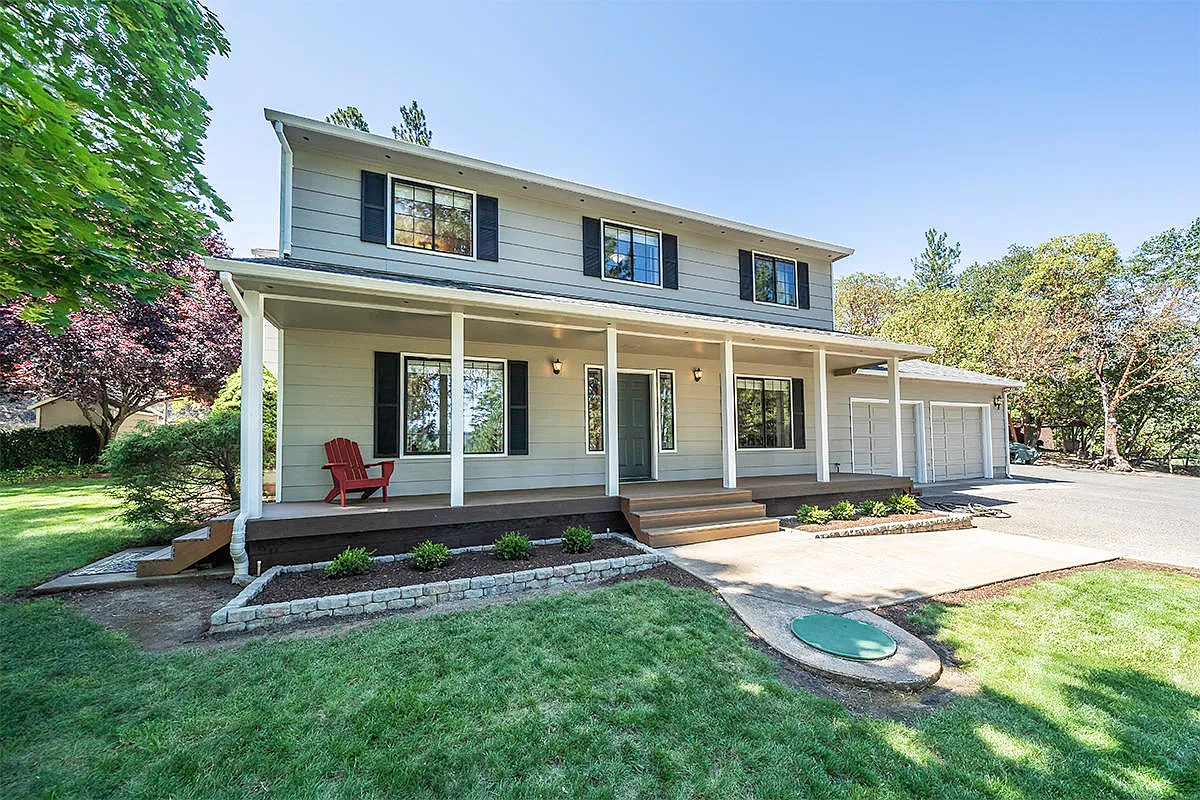 527 Mary Ann Dr photo 1