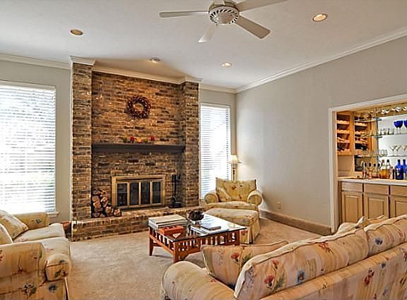 3rd image of 6119 Black Berry Ln