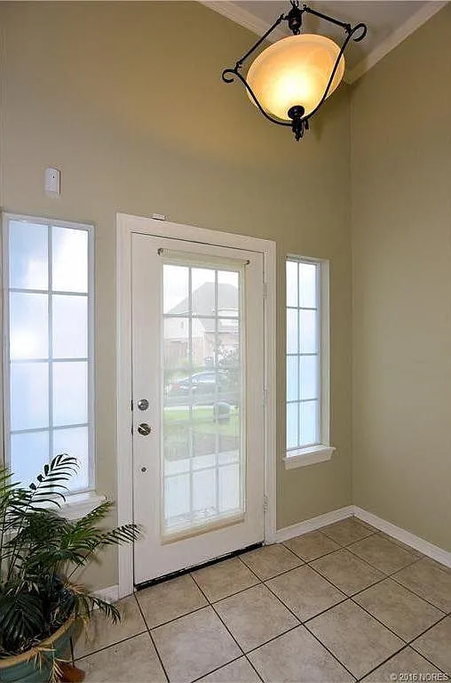 3 bed, 2.5 bath, 2007 sqft, $1,949 — Photo 3