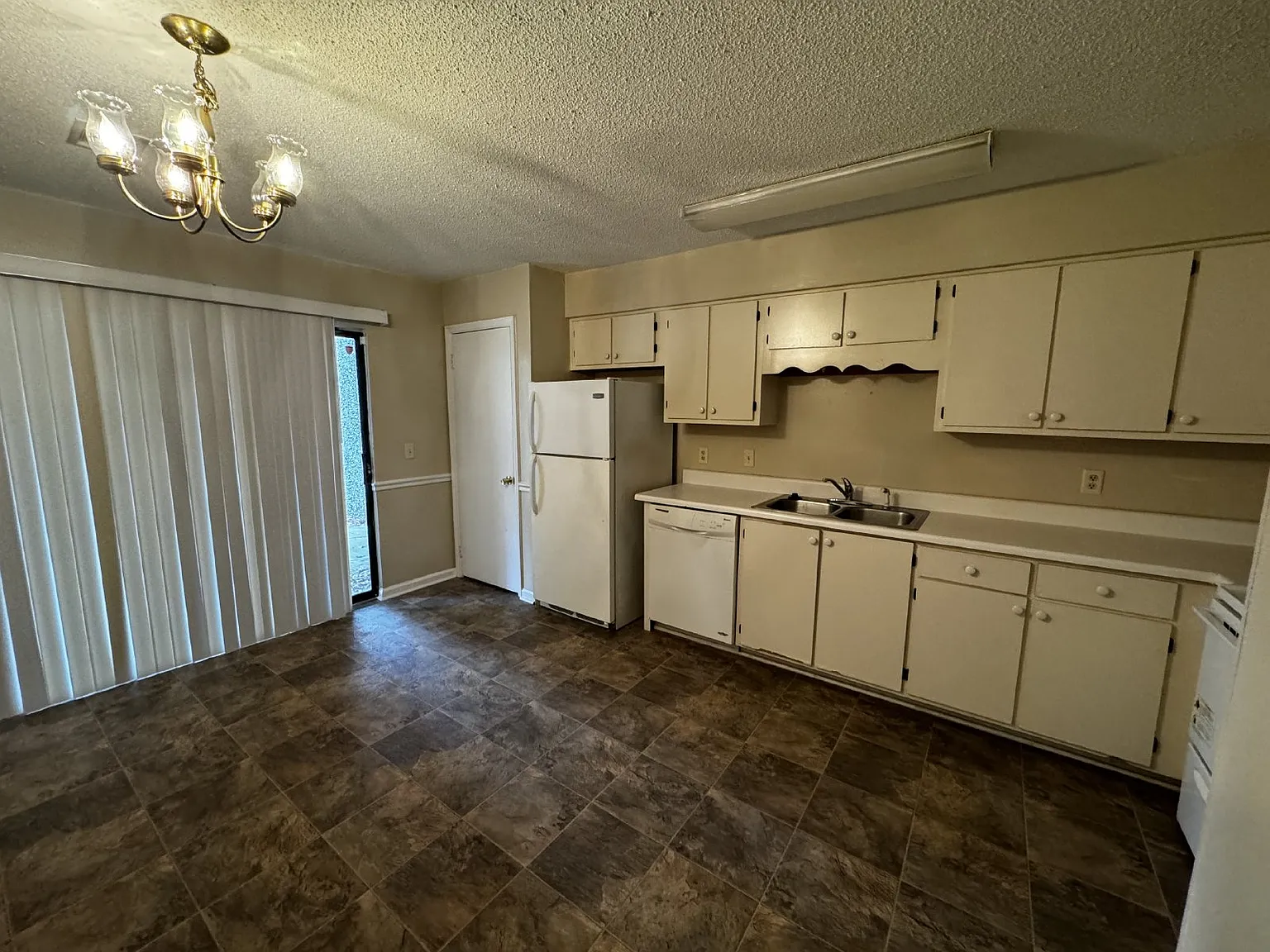 2 bed, 2.0 bath, 900 sqft, $1,225 — Photo 4