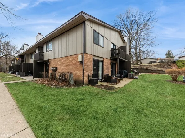 71 Woodhills Bay Rd #71, Fox Lake, IL 60020