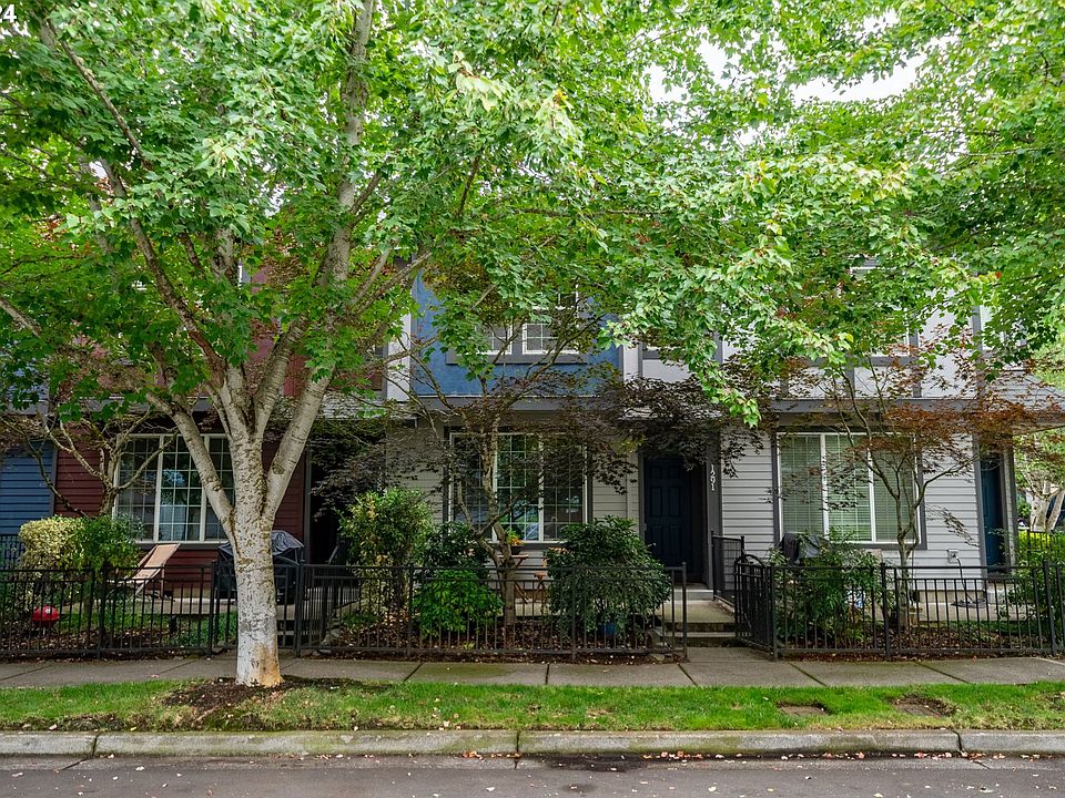 1st image of 1291 SE Roundelay St