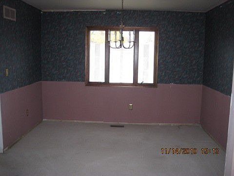 3rd image of 37600 Hillcrest Dr