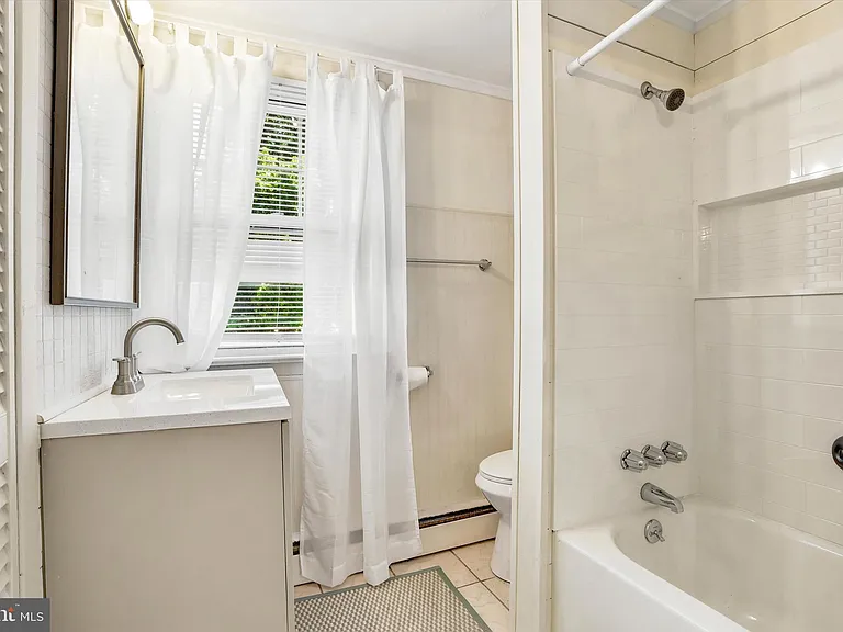 7015 Riverview Ave — Photo 9