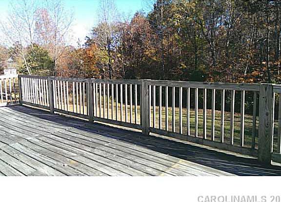 5th image of 1307 Creekview Dr