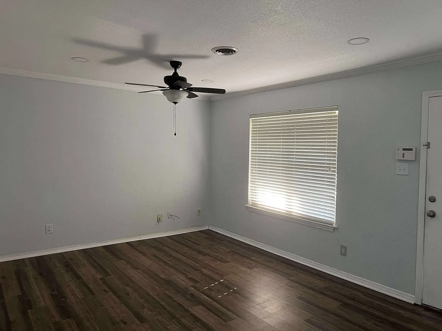 3 bed, 1125 sqft, $1,300 — Photo 3