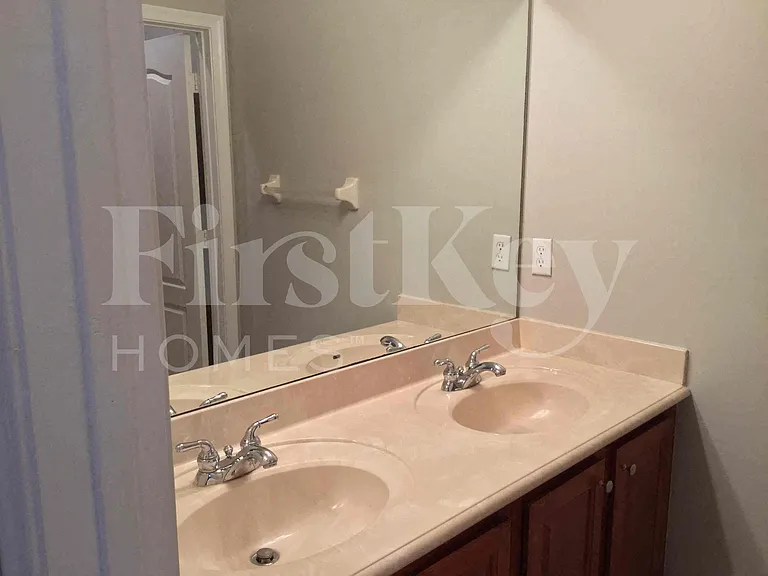 4104 NE 22nd Ln — Photo 12