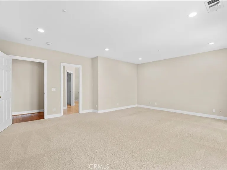 540 W 25th St — Photo 26