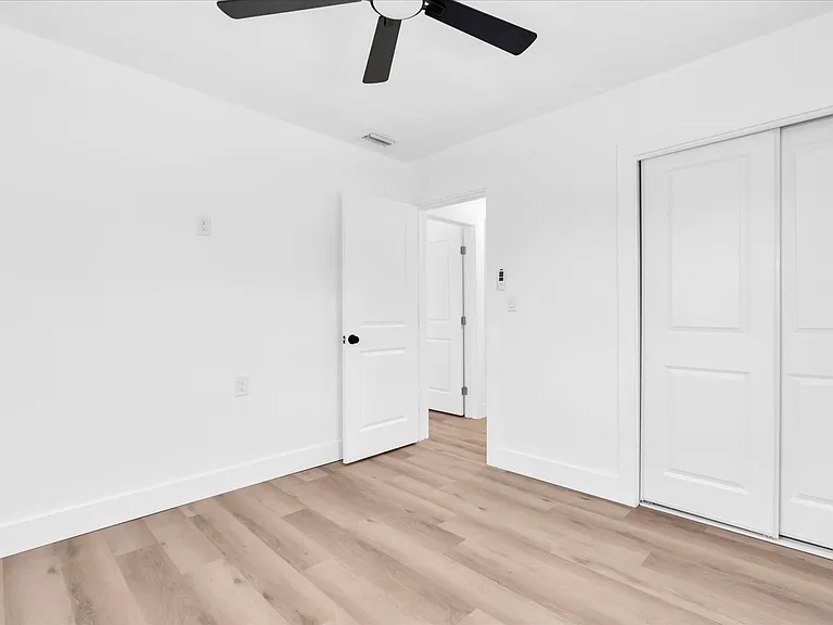 8801 Sunlit Cove Dr NE — Photo 22