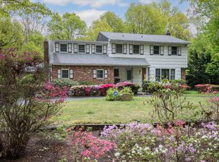 7 Village Hill Dr, Dix Hills, NY 11746