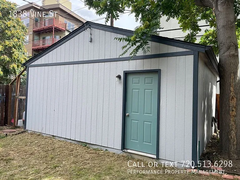 1838 Vine St — Photo 36