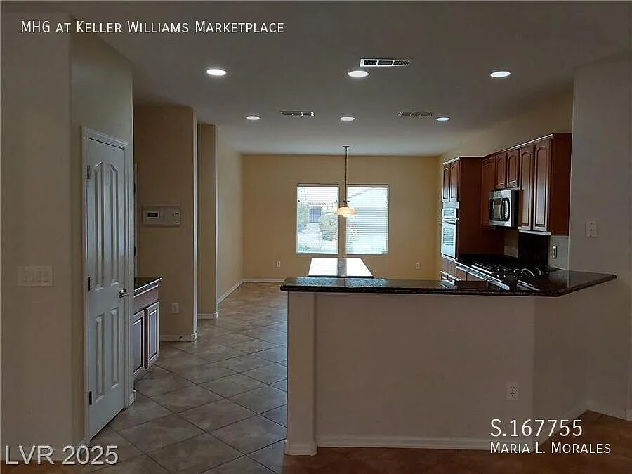 2 bed, 1836 sqft, $2,315 — Photo 3