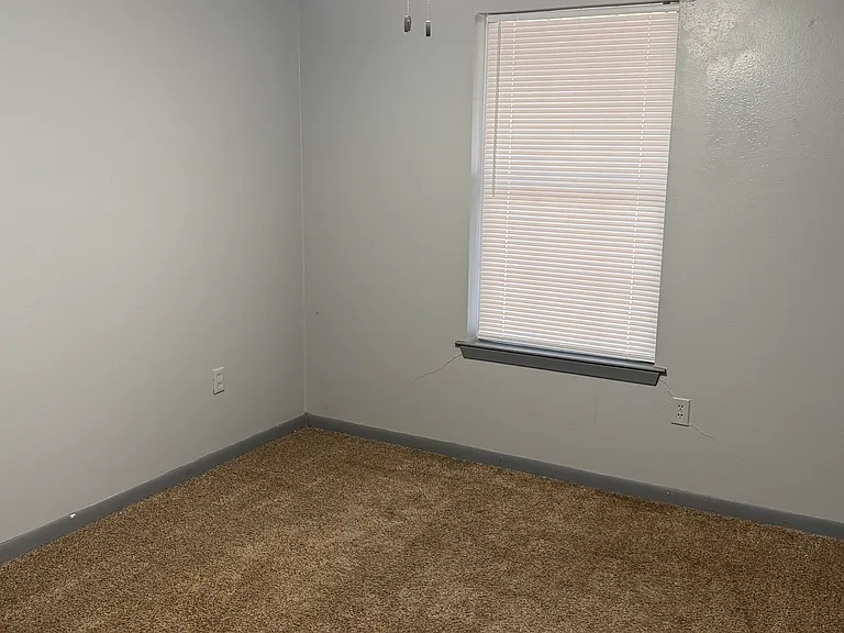 2228 Maple Dr — Photo 7