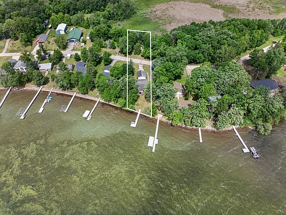 3rd image of 22465 Seifert Beach Rd