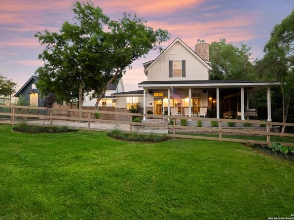 211 High St, Comfort, TX 78013