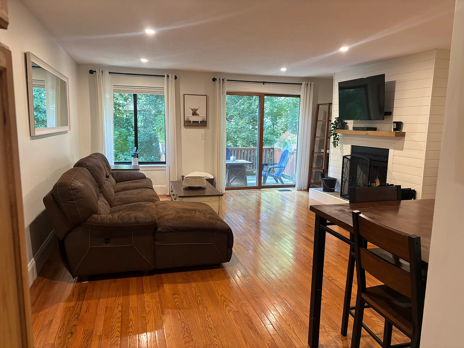 2 bed, 2.5 bath, 1736 sqft, $3,250 — Photo 2