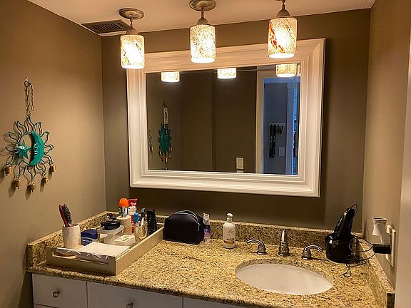 3rd image of 2616 Cove Cay Dr