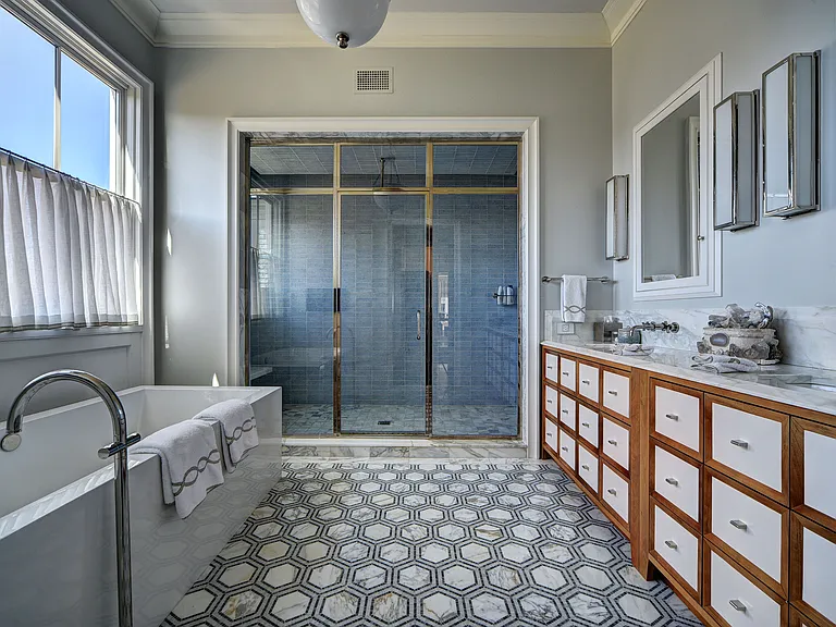 41 Halsey Ln — Photo 14