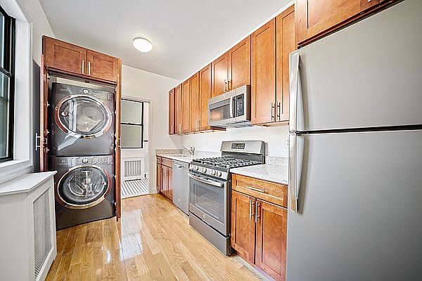 1st image of 1482 1st Ave APT 4N