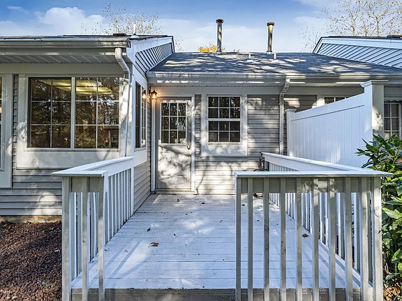 5th image of 1243B Thornbury Ln
