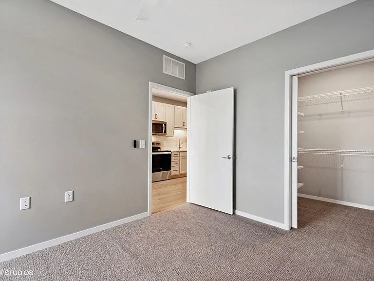 Lago Apartments — Photo 176