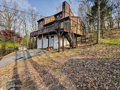 240 Powderhorn Rd, Henryville, PA, 18332