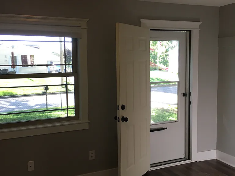1219 E 36th Ct — Photo 16