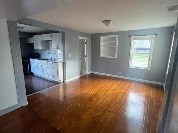 28 Prospect St, Meriden, CT 06451