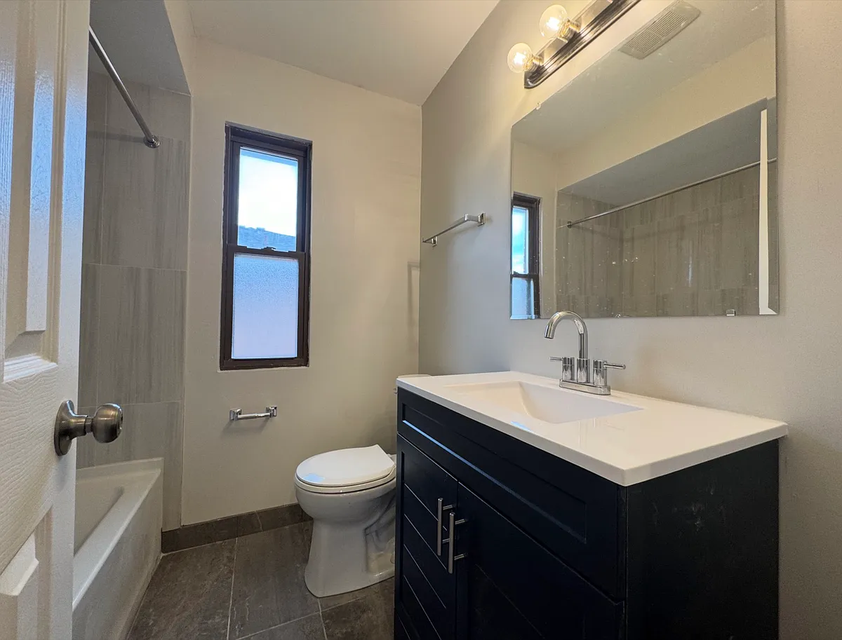 Building Photo - 15425 Miller St #7