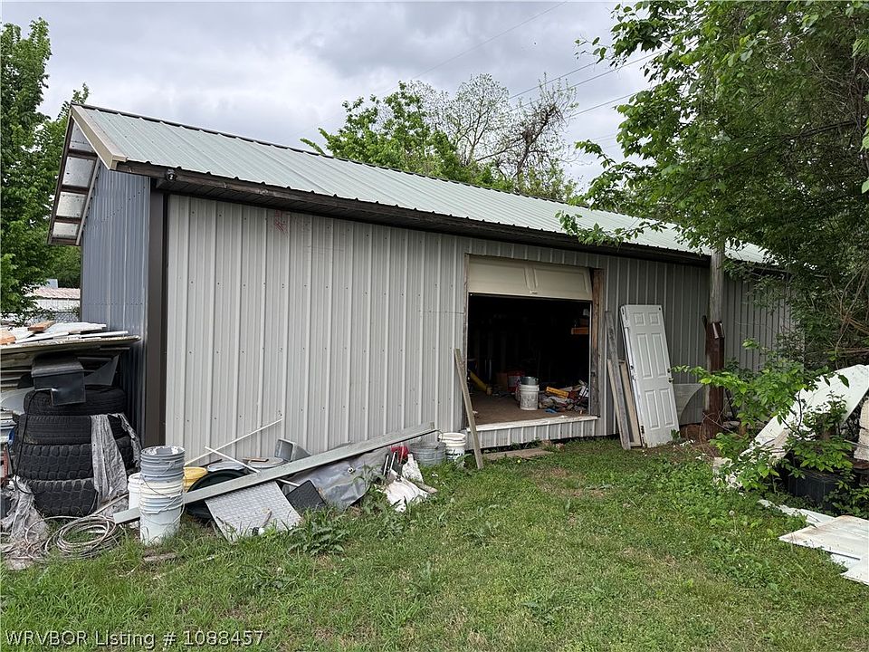 2nd image of 1000 N 4th St