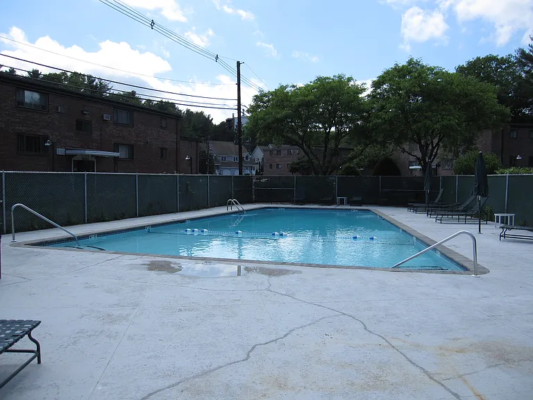 75 Nicholas Rd #C — Photo 2