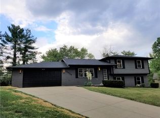 4024 Holly Hill Ln, Columbus, IN 47201