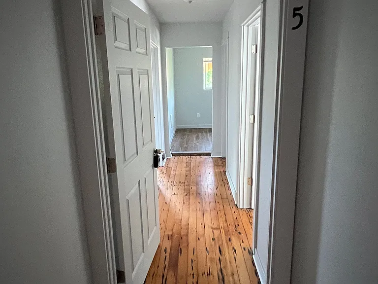 554 SW Jefferson Ave #5 — Photo 1