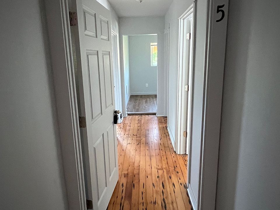 1st image of 554 SW Jefferson Ave APT 5