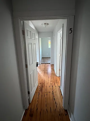 554 SW Jefferson Ave #5 Photo 1