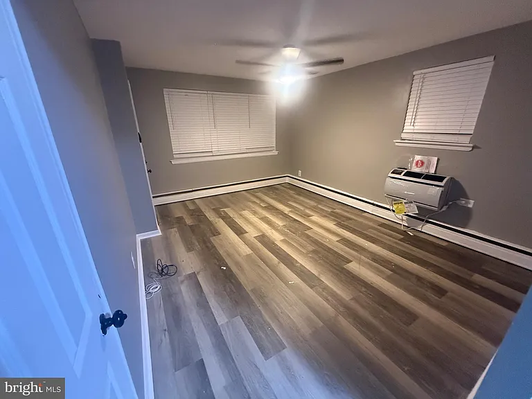 326 Van Kirk St — Photo 9