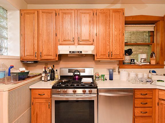 2nd image of 5735 N Washtenaw Ave #1