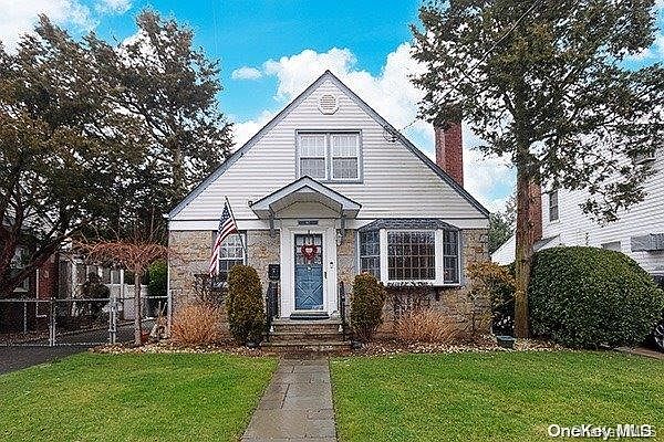 1st image of 41 Alexine Avenue