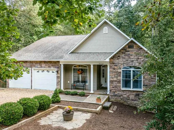 5124 Trevino Dr, McGaheysville, VA 22840