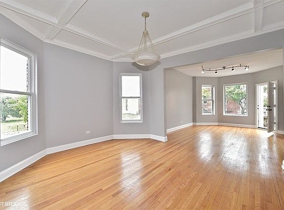 3rd image of 719 S Central Park Ave