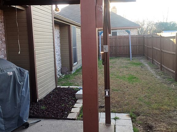 4th image of 711 Stanford Dr