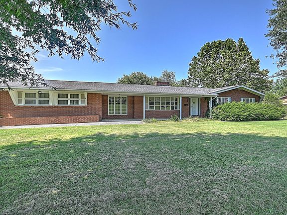 4th image of 806 N Hills Dr