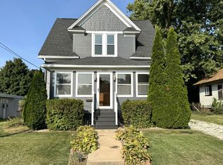 220 N Pleasant Ave, Galesburg, IL 61401