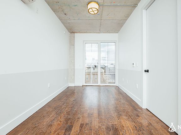 4th image of 31-19 37th St #5H