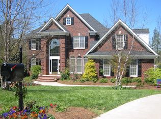 221 Liriope Ct, Matthews, NC 28105