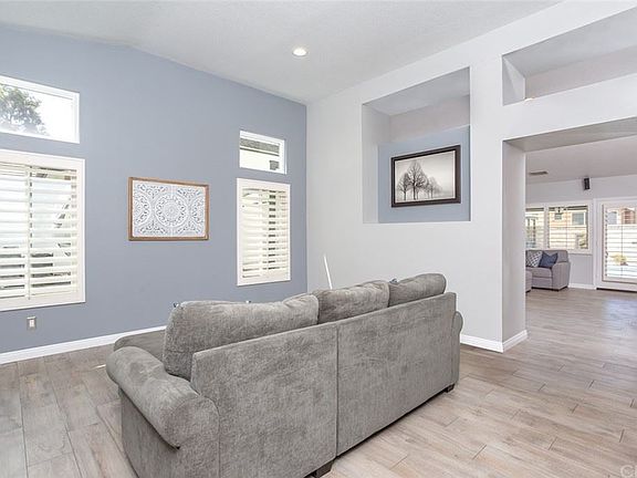 5th image of 3058 S Buena Vista Ave