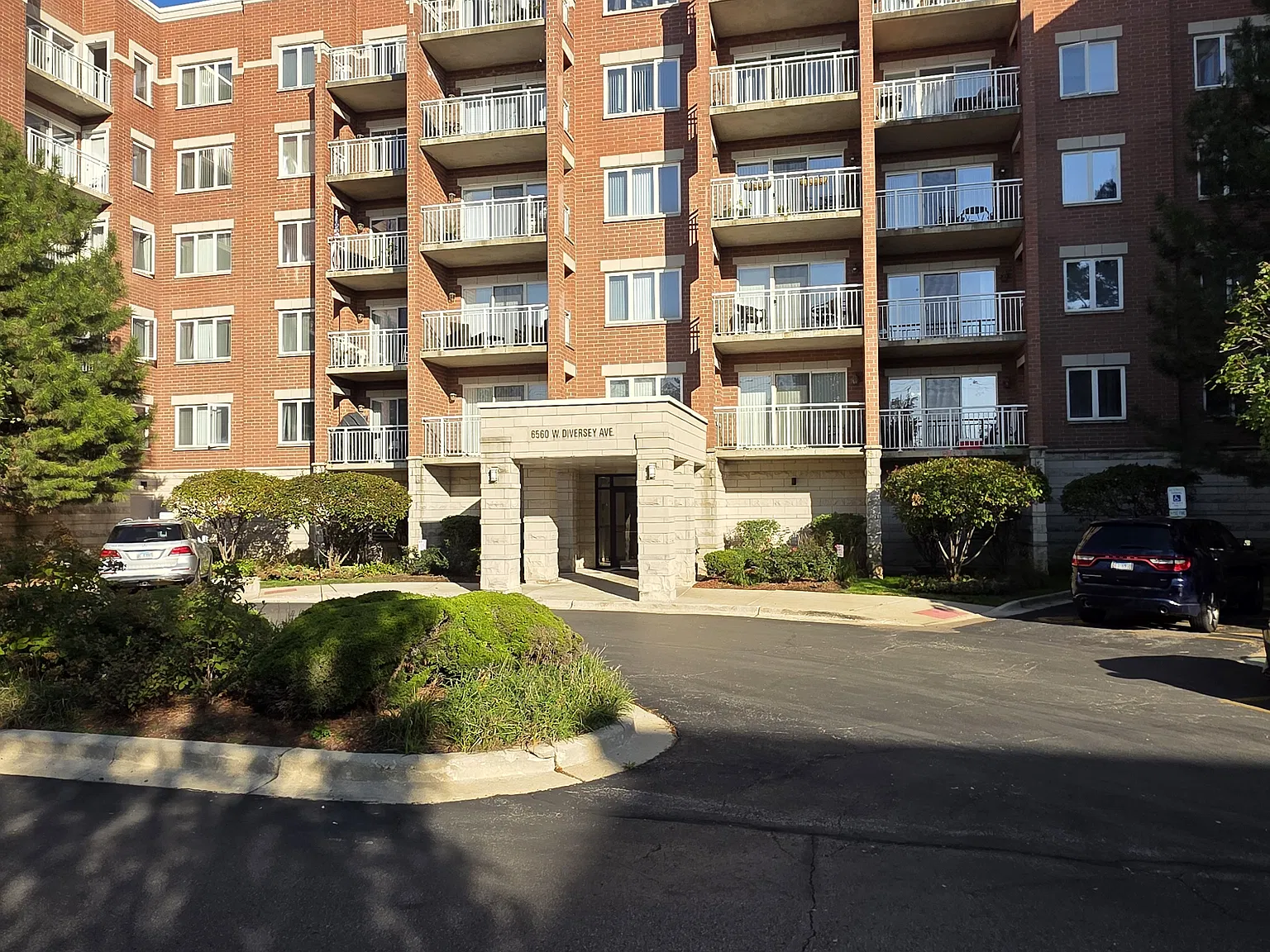 2 bed, 1363 sqft, $2,450 — Photo 1