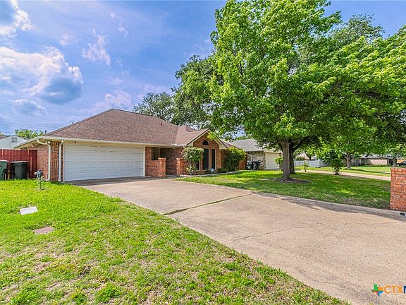 3rd image of 706 Pecos Dr