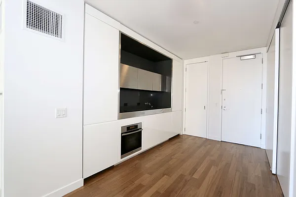 Rented by Compass | media 23