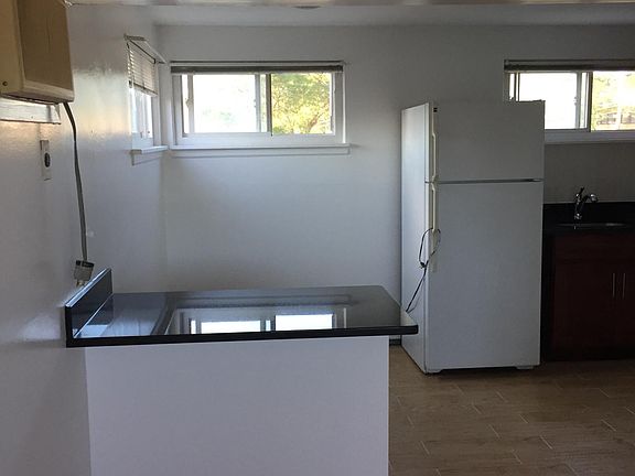 4th image of 126 Sycamore Ave
